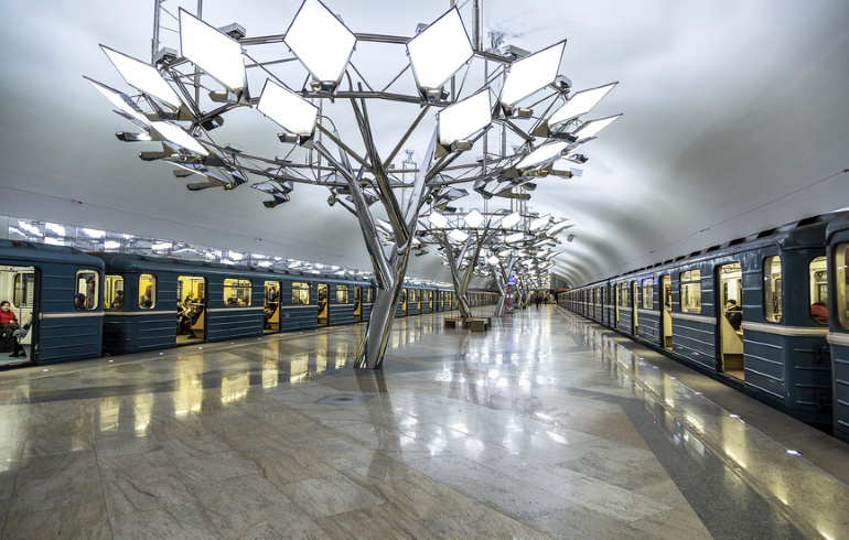 Московское метро как музей: 14 самых красивых станций и их история